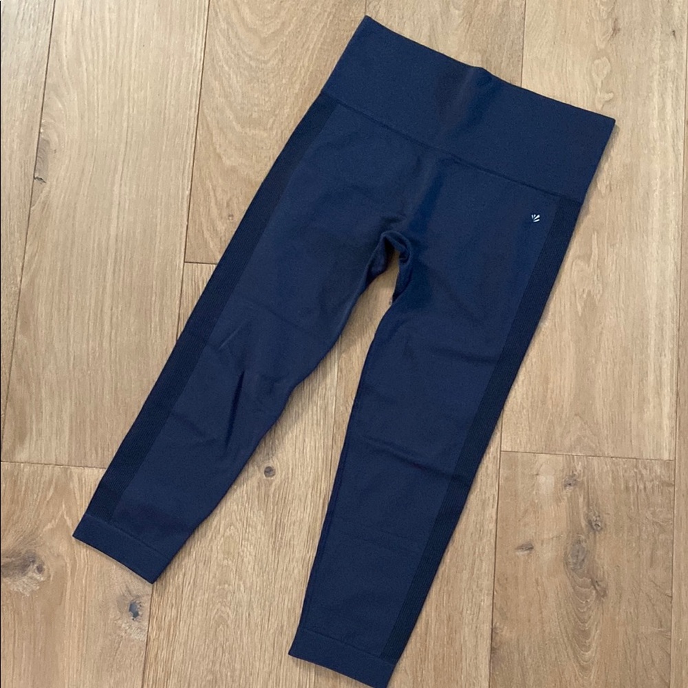 Forever 21 Navy Cropped Leggings